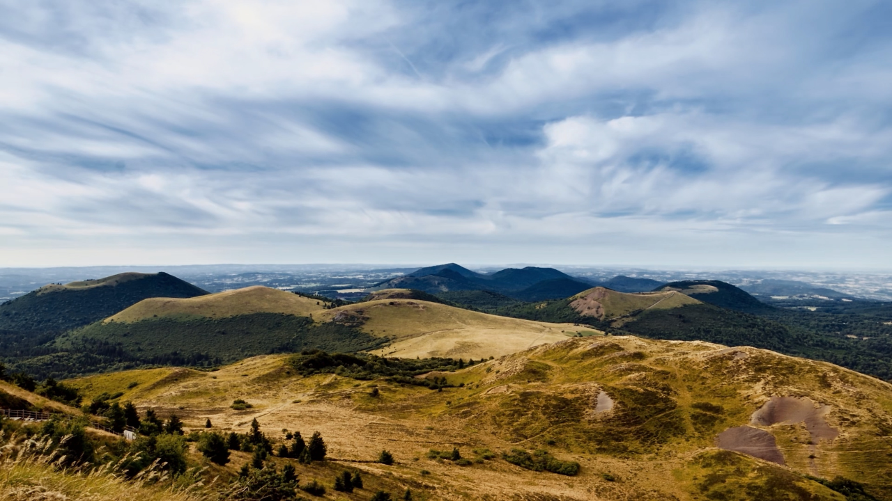 Voyage au cœur des volcans d’Auvergne avec RMC Story