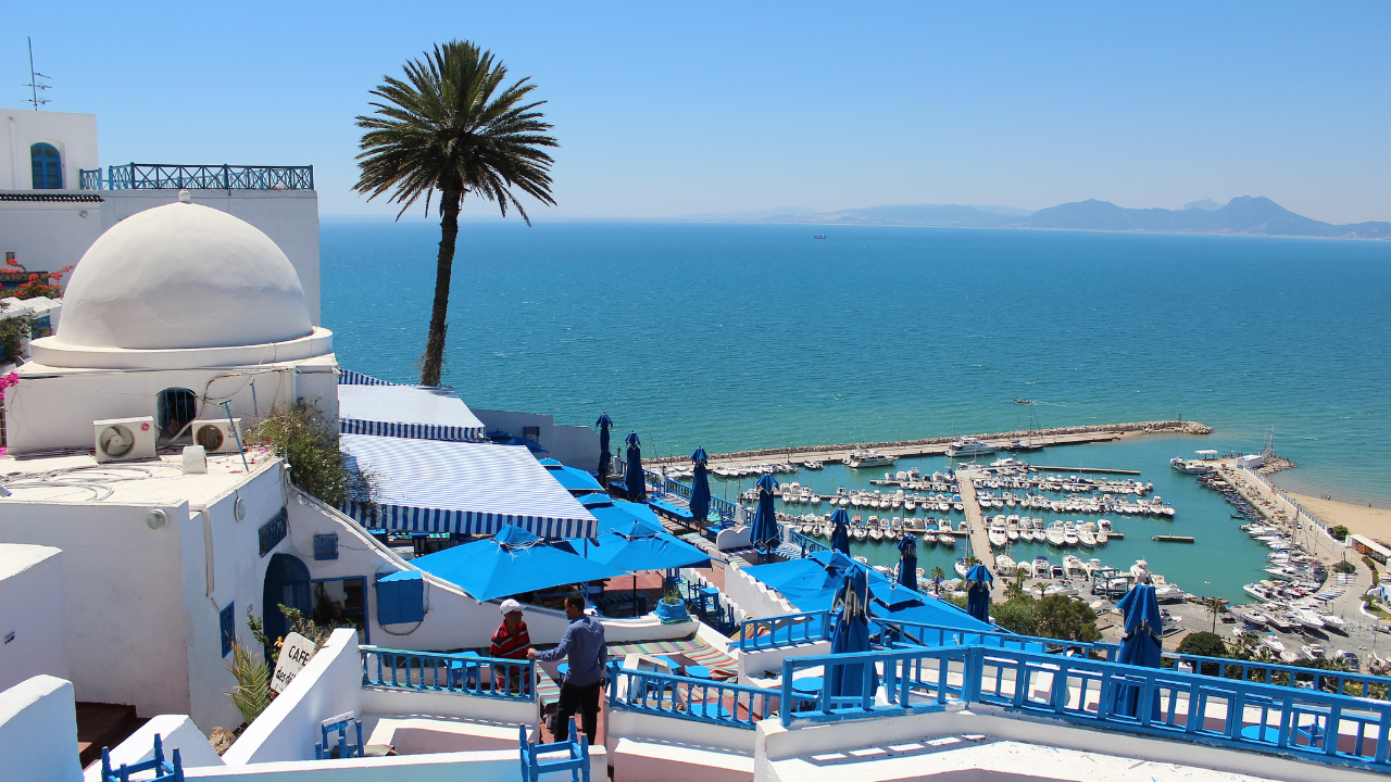 plage ciel bleu